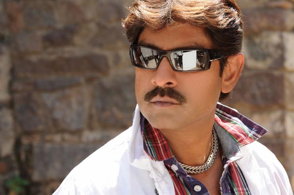 Pravarakyudu Movie - Jagapathi Babu,Priyamani Stills - 21 / 47 photos